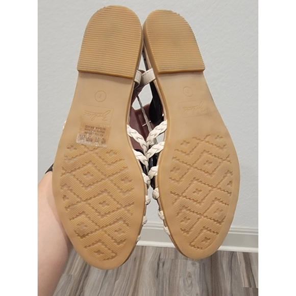 Zodiac Women's Misha Strappy Sandals size 7 - Picture 9 of 10